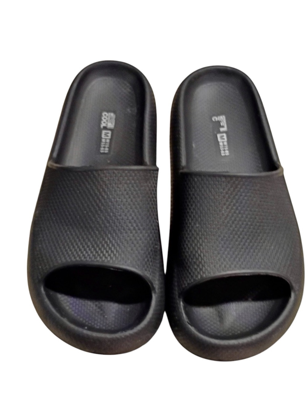 32 degrees unisex black slide sandals size Medium